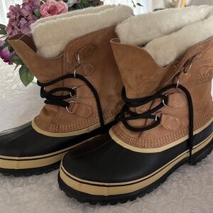SOREL Caribou Buff Ladies Waterproof Boots NEW, Women's Size 10